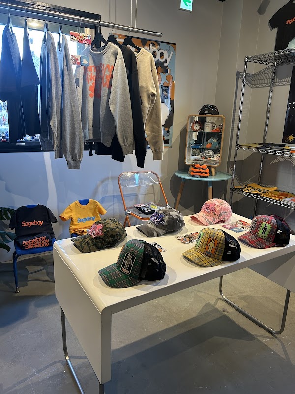 古着屋マロンズ川崎店【無人24h】 - Vintage Shop in Kawasaki | Tokyo